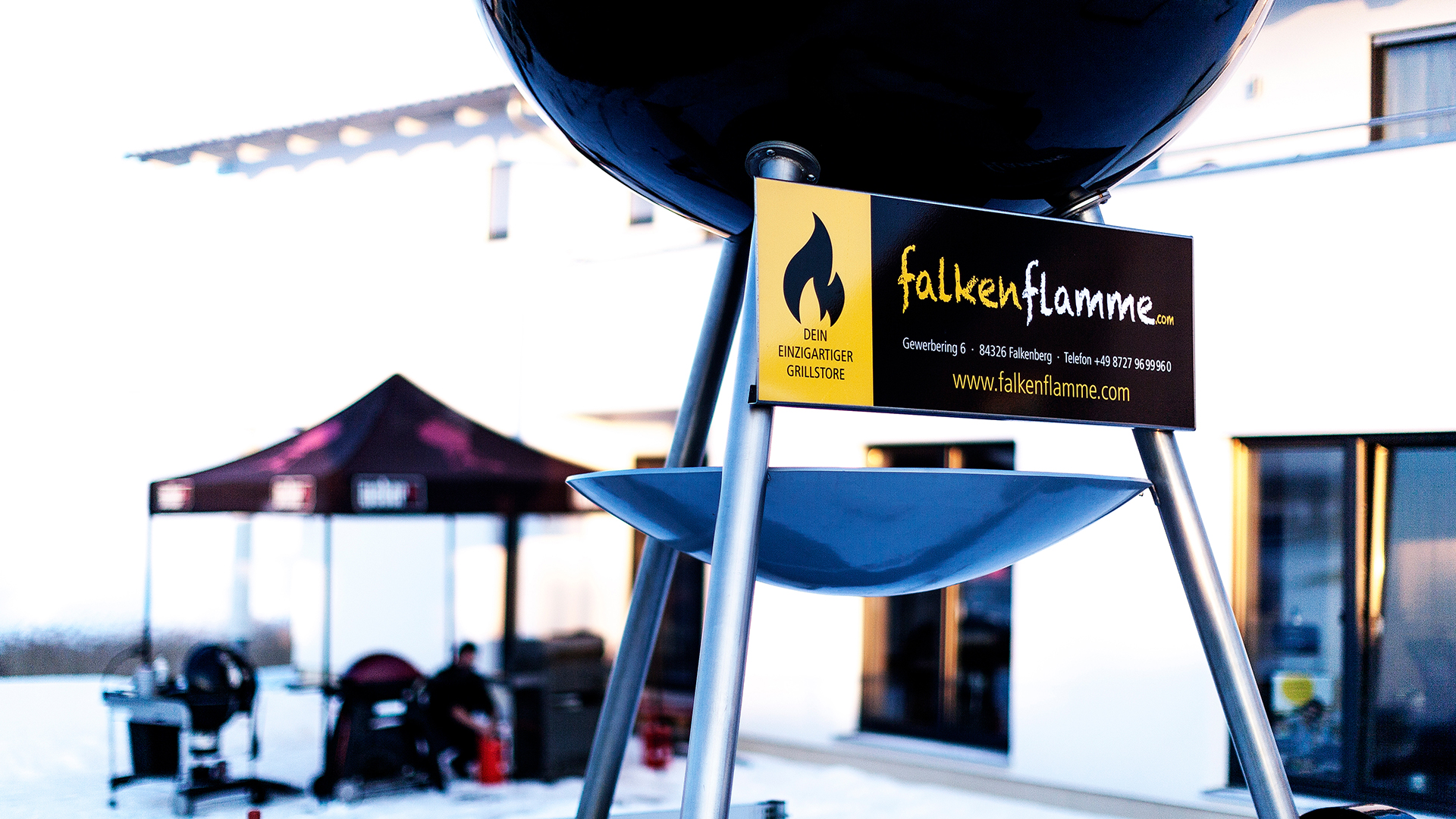 Situation, professionell, Schulung, Team, Vollzeit, beschäftigt, Personalkosten, täglich, Entwicklung, Halbherzig, erfolglos, Marketingziel, Krisenmanagement, unabdingbar, Journalismus, notwendig, markengerecht, gewährleisten, Beleibtheit, Hype, kurzfristig, Begeisterung, hyperbole, Übertreibung, prominent, Fürsprecher, sinnvoll, Erreichung, beitragen, Analyse, Sinn, definiert, Erfolgskontrolle, Zeitpunkt, Unternehmensprofil, Optimierung, Kontrolle, Planung, Studie, Marktforschung, Durchführung, Basis, final, Contentstrategie, Definition, Zielwert, Messung, Monitoring, Social Media Job, herausfordernd, vielseitig, Unternehmenskommunikation, verantwortlich, zielgruppenorientiert, recherchieren, verfassen, Performance, jung, dynamisch, Berufsbild, austrebend, Branche, Affinität, Kommunikationsstärke, Sozialkompetenz, besitzen, Maß, Einfühlungsvermögen, Kundenvorstellung, Kundenwunsch, Verständnis, Analytisch, Analytic, Daten, Mathematik,Geschäftsfrage, Zusammenhang, entdecken, unbekannt, Szenarien, Analytik, Informatik, Zahlen, Statistik